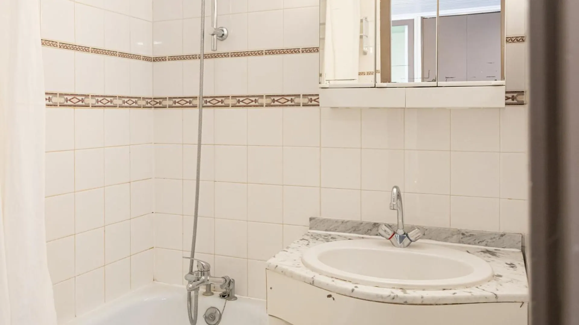 Saint-Francois-Longchamp, Appt Confort 6 Pers, Au Pied Des Pistes, Balcon Sud - Fr-1-807-83